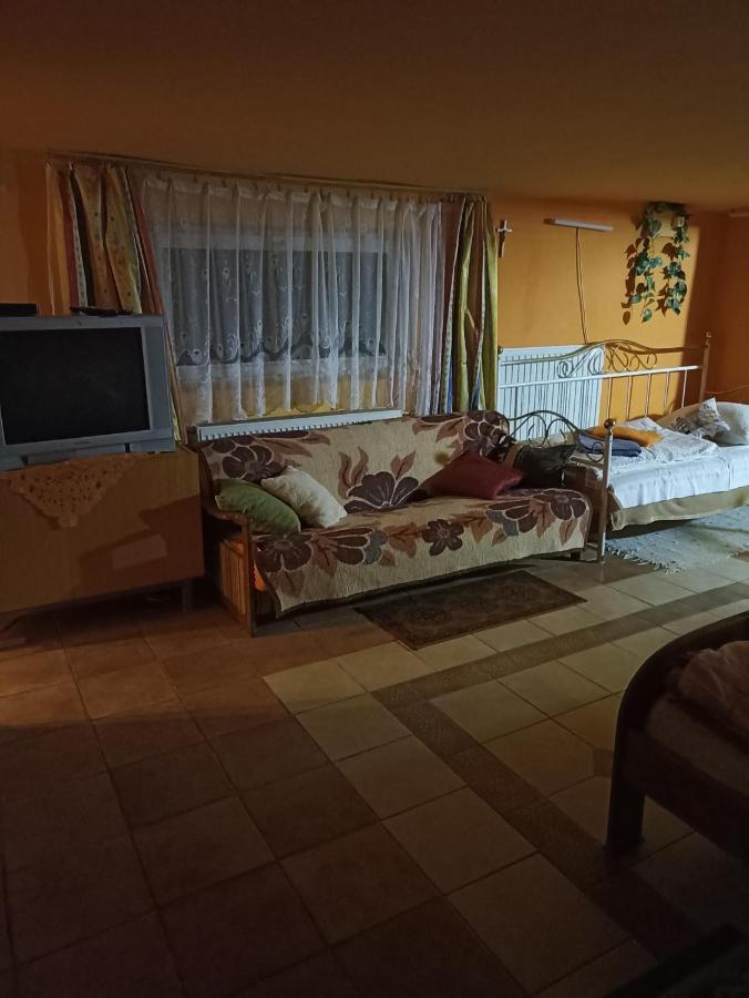 Toth Apartman Телкібанья Екстер'єр фото